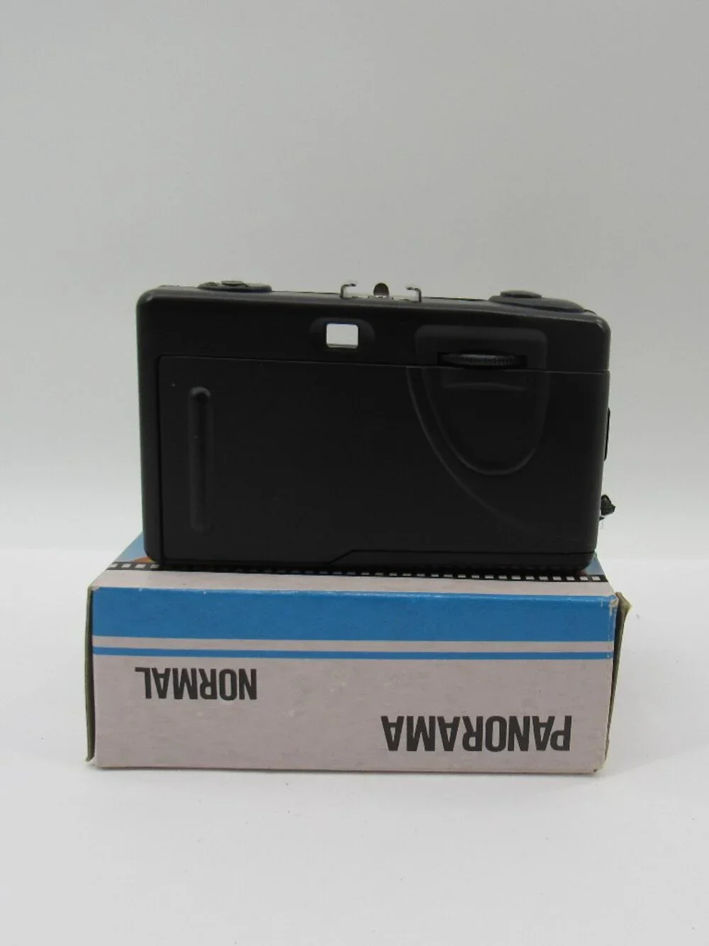 Normal & Panorama Vintage 35MM Point-and-Shoot Film Camera in Black